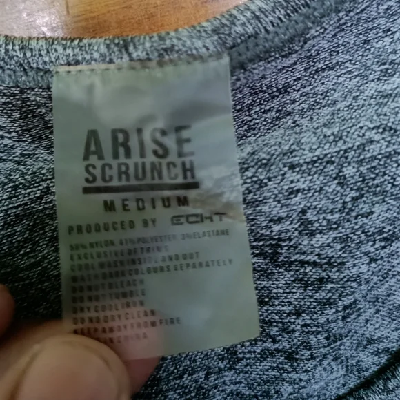 Echt Tops Echt Arise Scrunch Cropped Long Sleeve - Picture 5 of 6